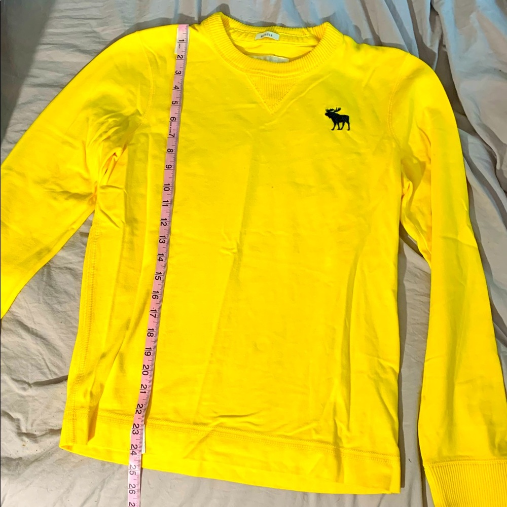 YELLOW Abercrombie & Fitch long sleeve
